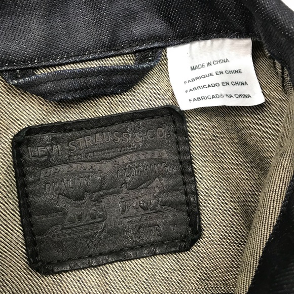 SOLD EUC Levi’s Trucker Denim Jacket, medium - Picture 3 of 7